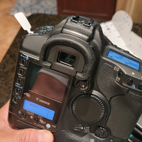 Canon EOS-1D Mark II 8.2MP Digital SLR Camera Lens 28-80mm & Charger - Picture 12 of 15